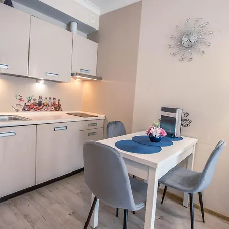 Na Wyspie - Feniks - Parking Daire Swinoujscie